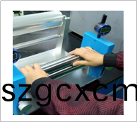 小(xiao)型(xing)颳刀塗(tu)佈機(jī)(ji)